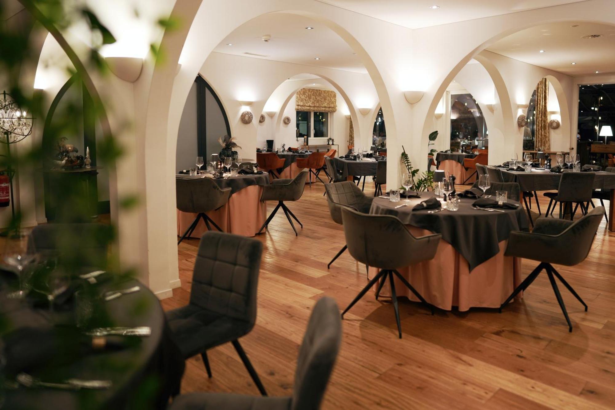 Parkhotel Langenthal Bagian luar foto